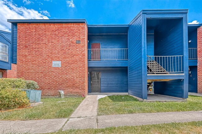 property at 13480 S Thorntree Dr