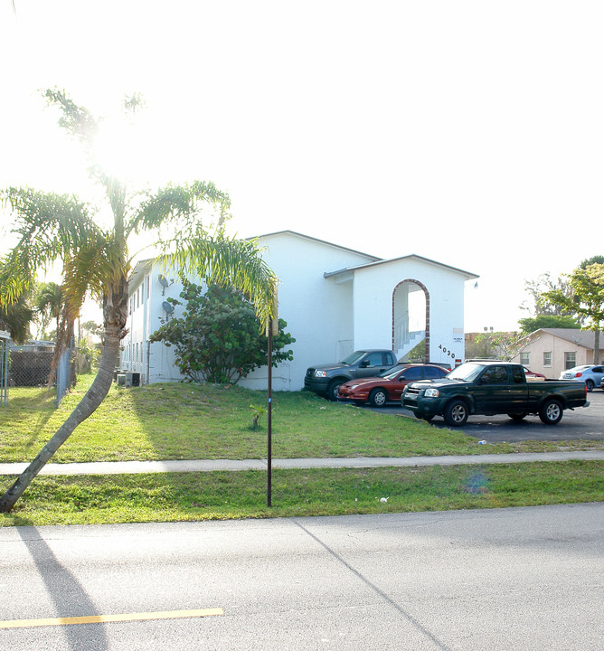 4030 SW 61st Ave in Fort Lauderdale, FL - Building Photo