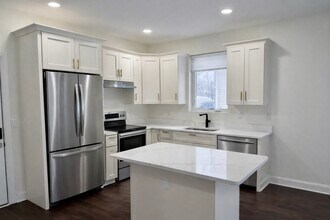 3455 La Salle Dr in Ann Arbor, MI - Building Photo - Building Photo