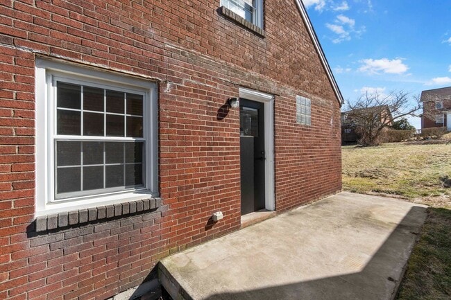 1719 Maine Ave in West Mifflin, PA - Building Photo - Building Photo