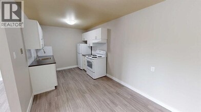 9807-9108 108 Ave in Grande Prairie, AB - Building Photo - Building Photo