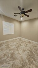 6048 Moonlight Dr in Las Vegas, NV - Building Photo - Building Photo