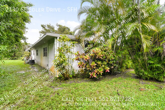 2130 SE Edler Dr in Stuart, FL - Building Photo - Building Photo