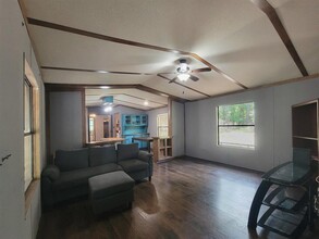 124 Mockingbird Ln in Trinity, TX - Foto de edificio - Building Photo