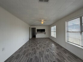 2004 See St in Lake Charles, LA - Building Photo