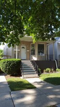 2858 W Henderson St, Unit 2 in Chicago, IL - Building Photo - Building Photo