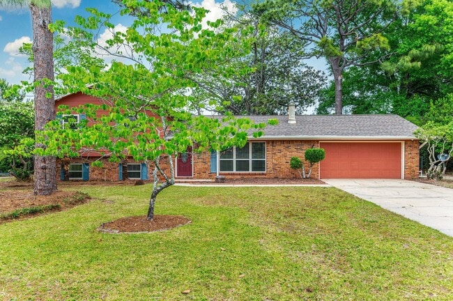 11 Birch Ave in Shalimar, FL - Building Photo - Building Photo