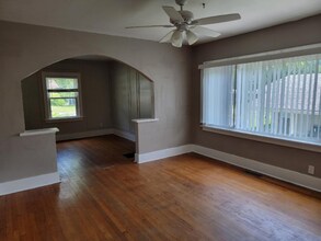 8620 Moran Pl in St. Louis, MO - Foto de edificio - Building Photo