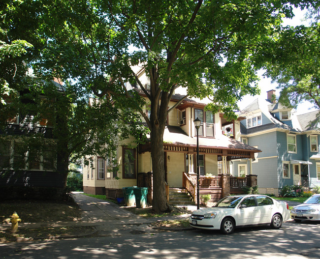 248 Oxford St in Rochester, NY - Foto de edificio - Building Photo