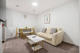 226 Magnolia Way SE in Calgary, AB - Building Photo - Building Photo