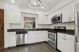 2849 Schoolhouse Cir in Silver Spring, MD - Building Photo - Building Photo