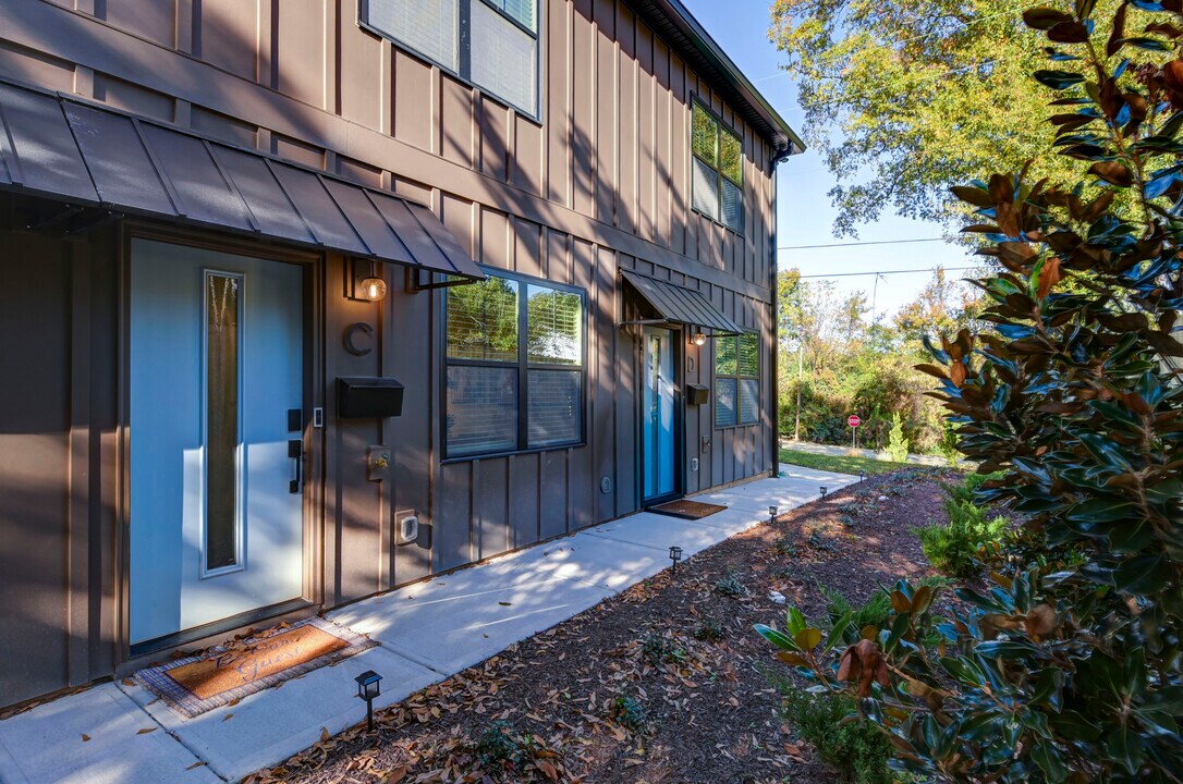 816 Shull St in West Columbia, SC - Foto de edificio