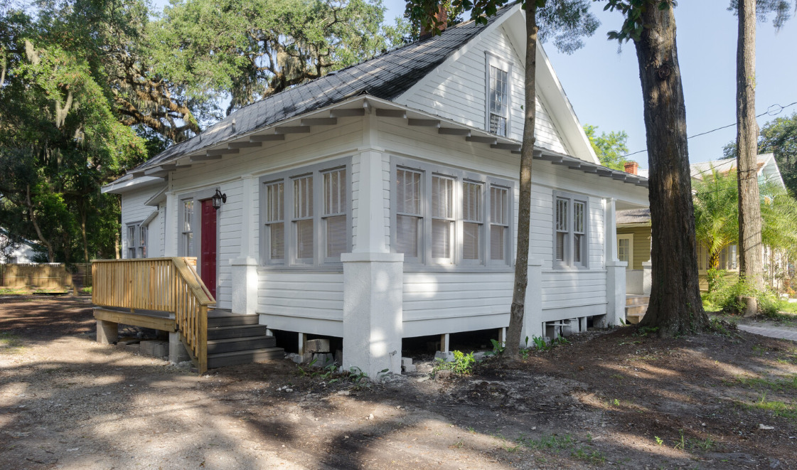 120 NW 10th St in Gainesville, FL - Building Photo