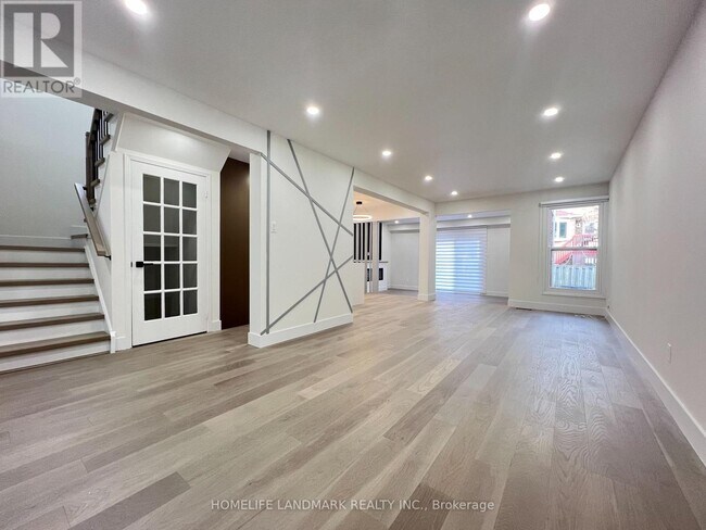 26 Ponymill Dr in Toronto, ON - Building Photo - Building Photo