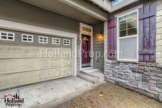 2047 SE 48th Ave in Hillsboro, OR - Building Photo - Building Photo