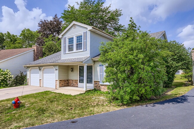 651 White Ct in Gurnee, IL - Building Photo - Building Photo