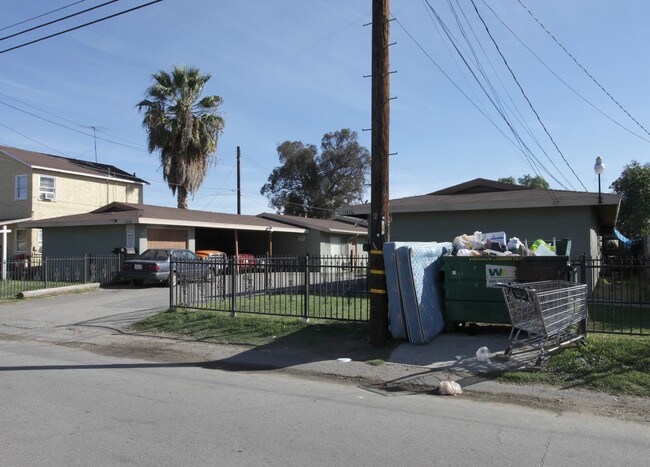 Edgemont Apartments in Moreno Valley, CA - Building Photo - Building Photo