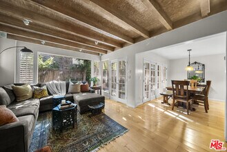 2377 N Beverly Glen Blvd in Los Angeles, CA - Building Photo - Building Photo