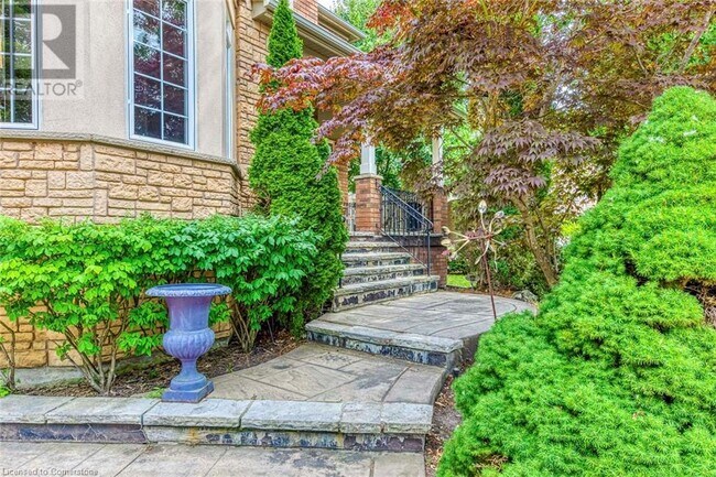 5337 Jameson Crescent in Burlington, ON - Building Photo - Building Photo