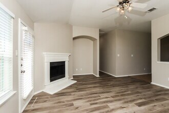 1846 Shanna Dr in Lancaster, TX - Building Photo - Building Photo
