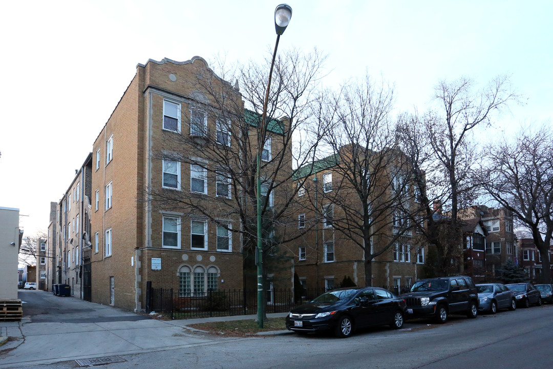 Rogers Park in Chicago, IL - Building Photo