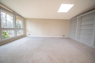 6495 Vernon Woods Dr NE in Atlanta, GA - Building Photo - Building Photo