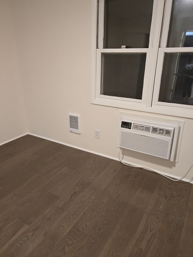 77 Juniper Rd in Bethel, CT - Building Photo - Building Photo