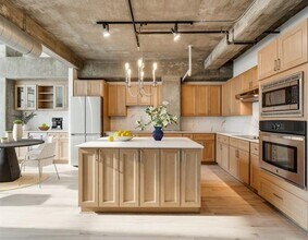 2011 Cedar Springs Rd in Dallas, TX - Building Photo - Building Photo