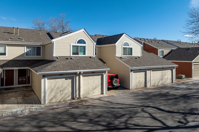 Windsong Condominiums in Denver, CO - Building Photo - Building Photo