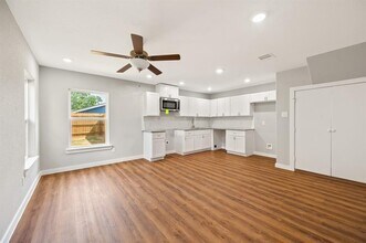 8155 Homewood Ln, Unit A in Houston, TX - Building Photo - Building Photo