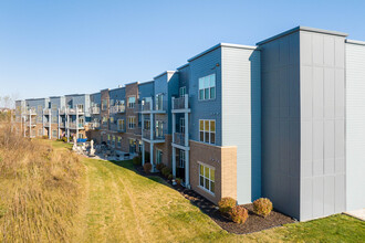 Spero Senior Living in Lakeville, MN - Building Photo - Building Photo