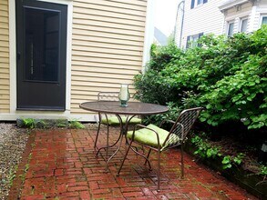 63 Columbus Ave, Unit 1 in Somerville, MA - Building Photo - Building Photo