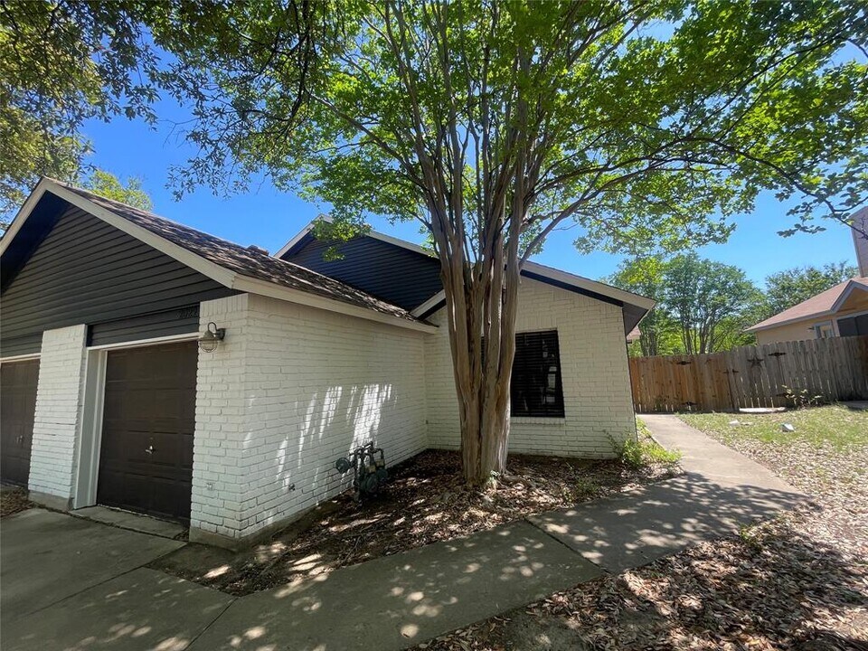 2029 Redwing Way in Round Rock, TX - Building Photo