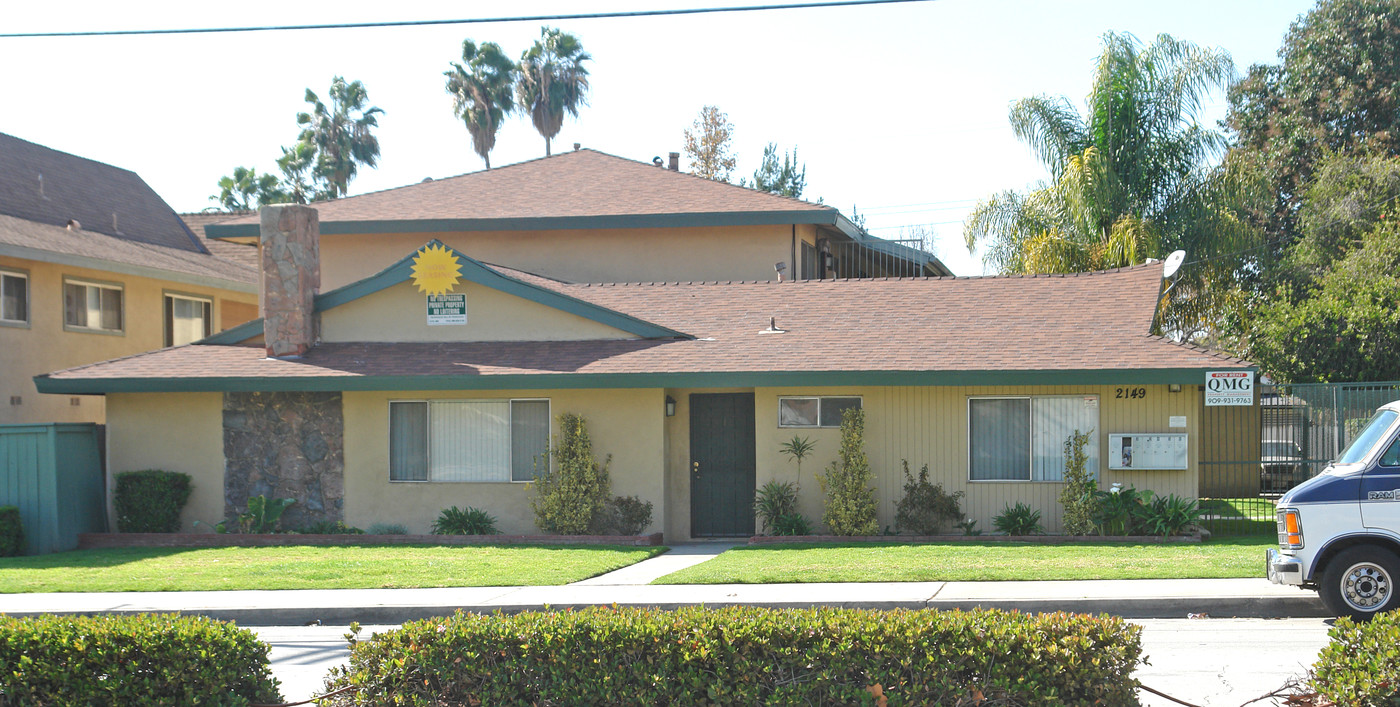 2149 N Towne Ave in Pomona, CA - Building Photo