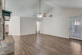 5722 Larkdale Dr in San Antonio, TX - Building Photo - Building Photo