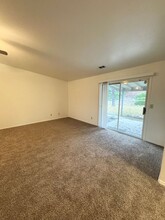 1734 Almaden Dr in Redding, CA - Building Photo - Building Photo