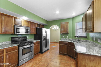 11312 Loma Royal Pl in El Paso, TX - Building Photo - Building Photo