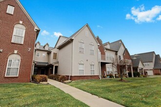 1321 Addington Ln in Ann Arbor, MI - Foto de edificio - Building Photo