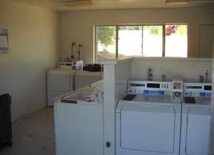 Shasta Terrace Apartments in Yreka, CA - Building Photo - Interior Photo