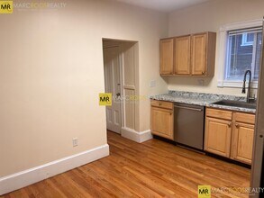22 Anita Ter, Unit 1 in Boston, MA - Foto de edificio - Building Photo