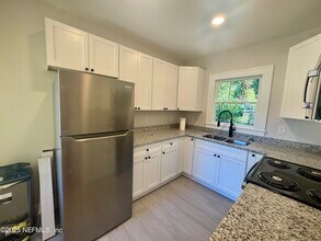 1213 Cherry St in Jacksonville, FL - Building Photo - Building Photo