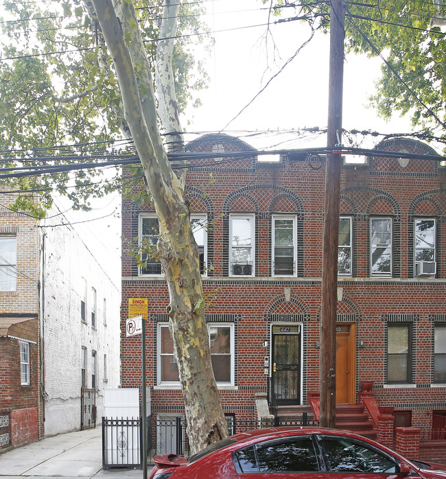 447 Atkins Ave in Brooklyn, NY - Building Photo - Building Photo