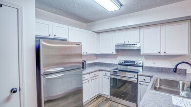 1709 Herrin Dr in Johnson City, TN - Building Photo - Building Photo