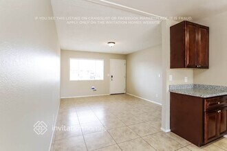 7124 W Flower St in Phoenix, AZ - Building Photo - Building Photo