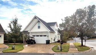 3589 Esplanade Way in Tallahassee, FL - Building Photo