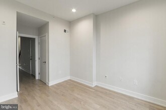 1927 N 5th St, Unit UNIT 3 in Philadelphia, PA - Foto de edificio - Building Photo