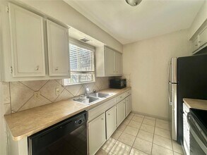 11907 Argonne Forest Trail in Austin, TX - Building Photo - Building Photo