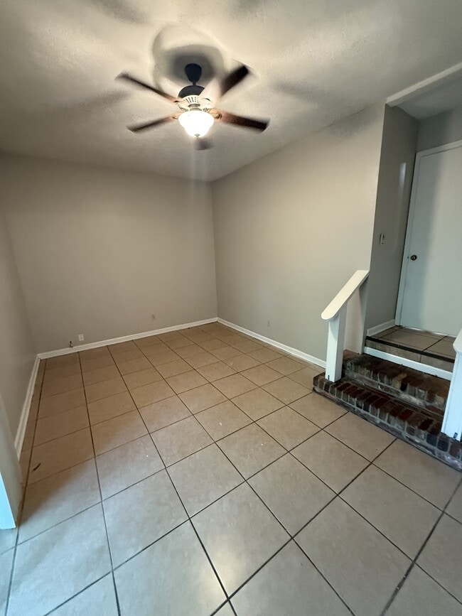 2013 Canewood Ct in Tallahassee, FL - Building Photo - Building Photo