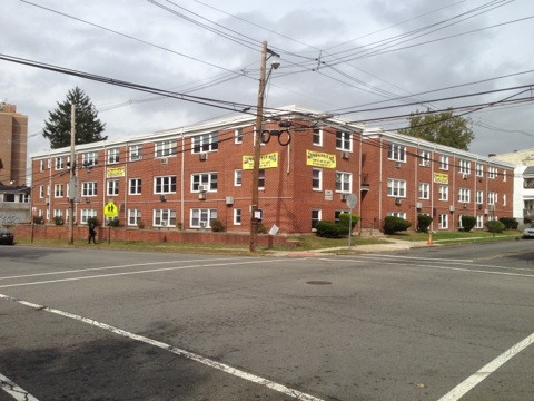 Olympic Apartments in Irvington, NJ - Foto de edificio - Building Photo