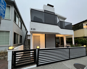 520 Manhattan Beach Blvd, Unit 1 in Manhattan Beach, CA - Building Photo - Building Photo